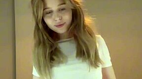 hey boyfriend watch me finger my big ass