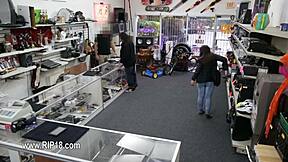 Super amateur teen hides in voyeur spot