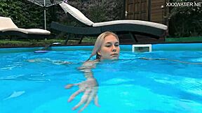 mimi cica underwater?