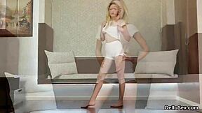 intriguing virgin fingers tight pussy to cum