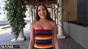 杰莎·布鲁楼梯间跪地浪叫后入狗爬😈🔥