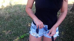 美艳黑发妹户外狗交猛操