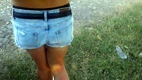 美艳黑发妹户外狗交猛操