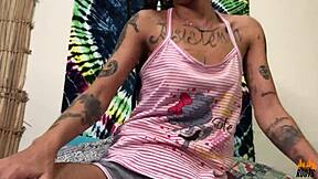 caroleta says depois de tirar o plug dei meu cuzinho para o neto psy sem camisinha