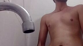 Rico enjoys a relaxing bath with big cocks