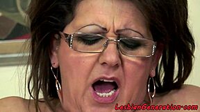 Granny facesits teen pussy