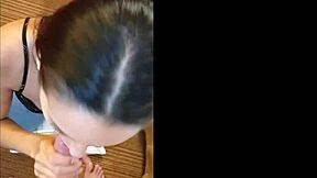 火辣拉丁妹跪舔大屌求颜射