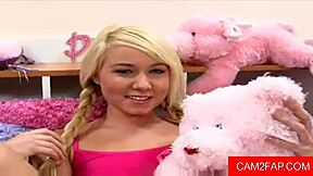 Is This Teen's Webcam Fuck The Hottest Yet? Watch Her Sexy Body In Action On Camera!