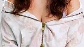 Exploring female orgasms with Leana Lovings