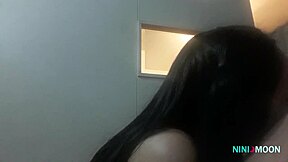 linda me deja correrme en su carita y se lo traga todo