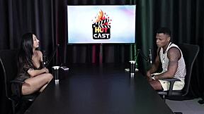 Quase Passou Mal Na Sua Primeira Vez Quando Viu Enfiando Um Braço Na Buceta E Acha Loucura Alguns Fetiches Como - Will Mastro Sheer Red