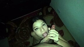 voy al cuarto de mi joven hermanastra latina de 18 años para pedirle que me de una buena mamada y despues follarla hasta correrme en su rica vagina rosadita - historia completa