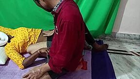 indian wife tries new homemade style with young amateurs