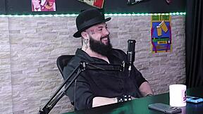 Entrou na prostitui��o com dezenove anos e n�o sabia quanto cobrava - gabe spec sheer red