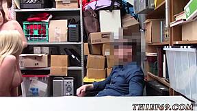 Police officer caught in 3some blowjob 😏