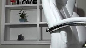 Watch This Teen's Clit Close Up On Webcam!