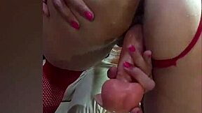 Look at this amateur slut's amazing ass and toy in her pussy!