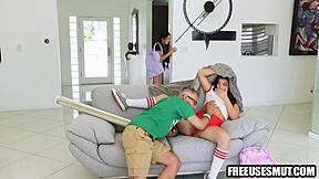 hot brunettes freeused in haunted house 😈