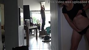 Comme Une Envie De Me Taper L'Électricien, Petite Et Horny !