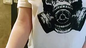 Girl in leggings spanks her ass and fingers pussy while husband is at work, so hot! 😏