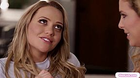 Stepmom lets stepdaughter trib on her leg