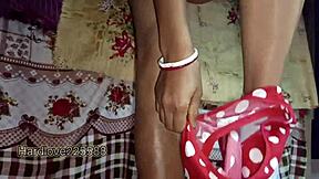 boyfriend ki lund ki upper baitkar chodi hu.