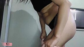 want to see petite nini try on leggings on her big ass?