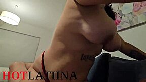 Tetona argentina tiene sexo por dinero en navidad.