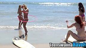 三人行年轻妹18+狂颜射