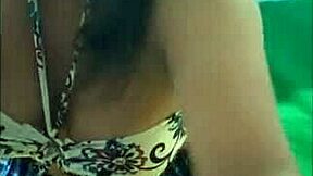 latina en cuatro patas presume su vagina rota luego de follarla un moreno grueso