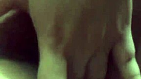 老公不在印度人妻性感抠逼自慰