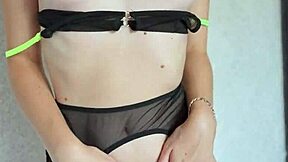 Stepsister's pink pussy gets a free hard pounding?