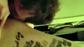 狂舔Lyn湿漉漉骚屄和屁眼！