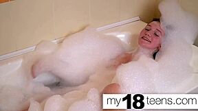 my teen babe masturbates in bath, orgasm closeup