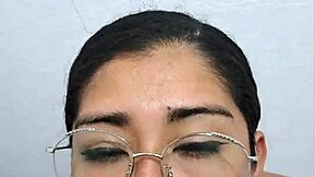 welcoming new neighbor with latina teen blowjob 😏