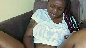 black babe fingering herself, so hot! 🔥