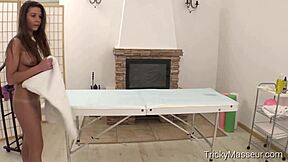 Trickymasseur - Linda Star Sporty Babe and Masseur Cumshot