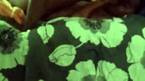 超想操办公室紧黑逼一起中出？