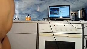 Sexydea Spreads Her Ass On Webcam