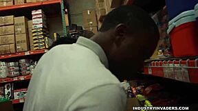 Spanish teen 18+ Maria deepthroats BBC in park!