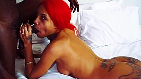 草莓妹黑人大屌硬核猛干😍