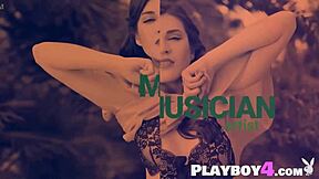 Elle Georgia Reveals Hot Body After Striptease! 🔥