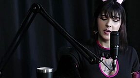 Wow, Yummi Paradise Shines in Sheer Red Cosplay!