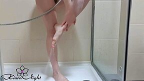 Teen Jerks Off Shaved Pussy With Water Jet In Bath