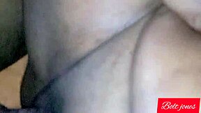 哇混血夫妇狂喷高潮Horrana Squirt伴侣颤抖