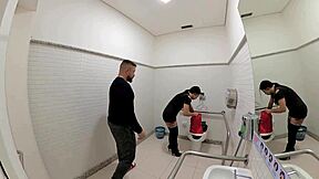 超爱万圣节玉玉cosplay妹子浴室里狂操