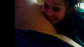 watch the amateur teen 18+ eat mature pussy