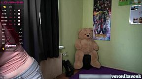 sexy youtuber dances on cam