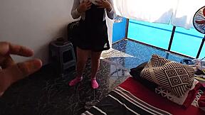 Descubri a mi hijastra enviando fotos desnuda, y le lleno el culo de leche