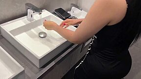 Pickup Leads To Cute Girl Fuck